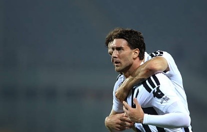 Vlahovic đang là mục tiêu được PSG cân nhắc chiêu mộ. Ảnh: Getty.