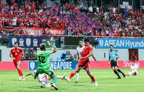 Truyền thông Indonesia không hài lòng về những phán quyết của trọng tài. Ảnh: The Straits Times.