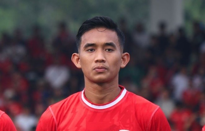Thủ quân Indonesia mắc sai lầm liên tiếp, trở thành 1 phần nguyên nhân khiến đội nhà rời giải. Ảnh: BOLA.
