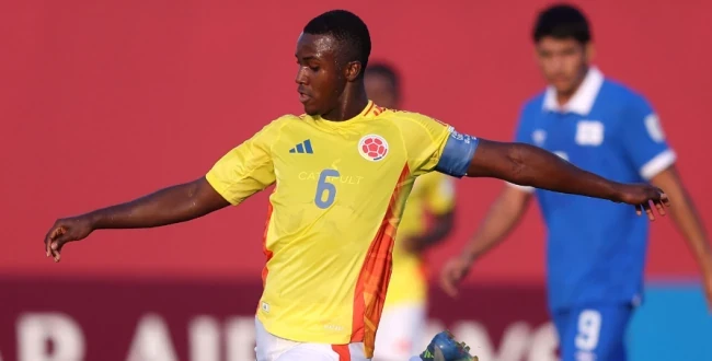 Cristian Orozco là mẫu tiền vệ phòng ngự. Ảnh: Getty.