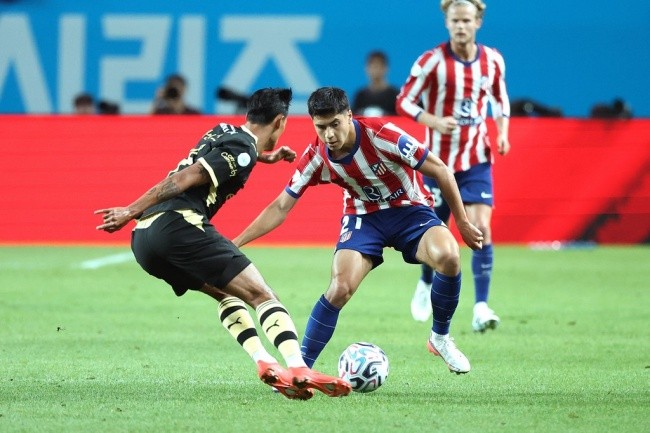 Atletico Madrid dẫn trước 1-0 Man City sau 45 phút đầu tiên. Ảnh: Sky Sports.