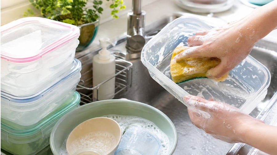 Muốn rửa đồ nhựa sạch dầu mỡ hãy nhớ điều này