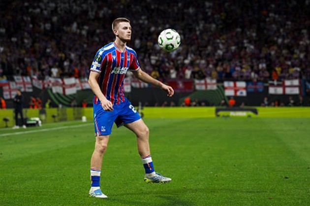 Adam Wharton từng có nhiều liên kết với Man United. Ảnh: Getty Images
