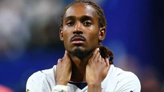 Milan theo đuổi Spence cùng Inter. (Ảnh: Getty Images)