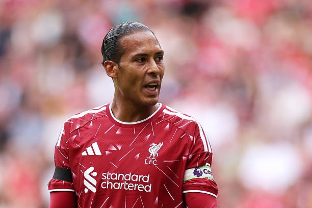 Van Dijk lên tiếng về tình hình của The Kop. Ảnh: Getty Images. 