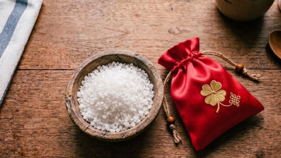 Muối cũng là vật phẩm có ý nghĩa phong thủy.