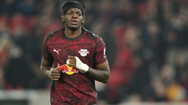 Barca tái quan tâm Lukeba của Leipzig. (Ảnh: Getty ImageS)