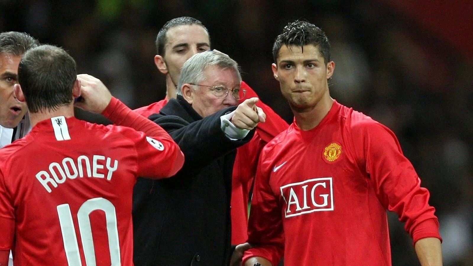 Chính đồng đội tương lai thúc giục Ferguson ký CR7. Ảnh: Getty.