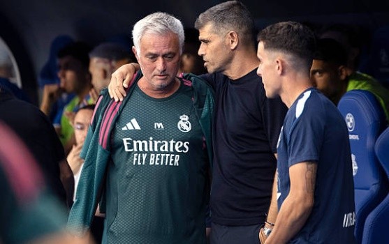 HLV Jose Mourinho vẫn đang cần thêm 1 số 6 thực thụ để hoàn thiện đội hình trong mơ. Ảnh: Getty.