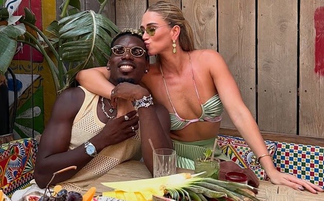 Vợ Pogba bảo vệ chồng trước chỉ trích. (Ảnh: Getty Images)
