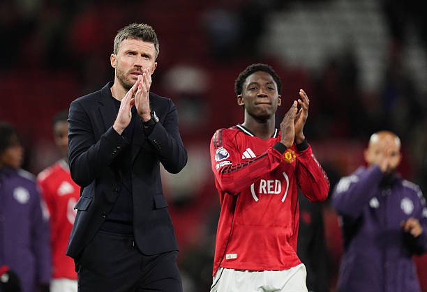 Michael Carrick lên tiếng bảo vệ Kobbie Mainoo. Ảnh: Getty Images