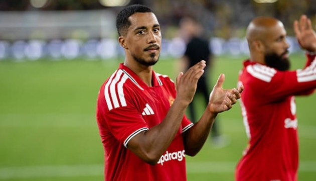 Sự xuất hiện bất ngờ của Tielemans giúp Michael Carrick có thêm tính toán về mặt nhân sự. Ảnh: Getty Images