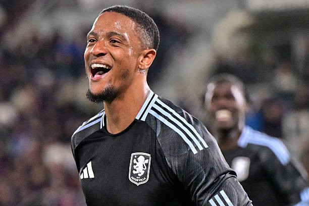 Ezri Konsa nằm trong tầm ngắm của Arsenal. Ảnh: Getty Images