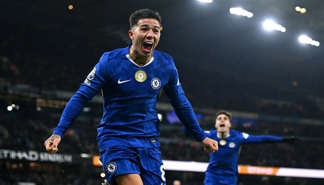 Chelsea vẫn chưa nhận được đề nghị mua Enzo của Man City. (Ảnh: Yahoo.Sports)