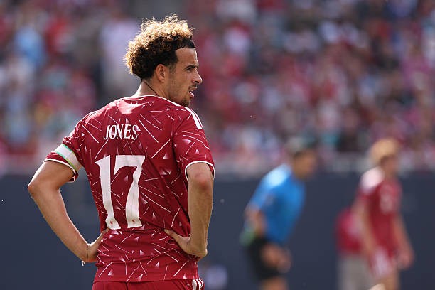 Liverpool có thể không mua tiền vệ thay Curtis Jones. Ảnh: Getty Images. 