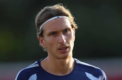Mika Godts chuyển đến đầu quân cho PSG. Ảnh: Getty.