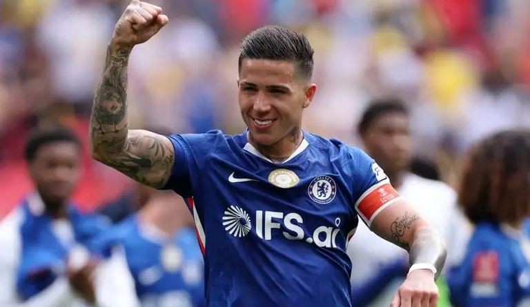 Fernandez còn hợp đồng lâu dài với Chelsea. Ảnh: Getty.