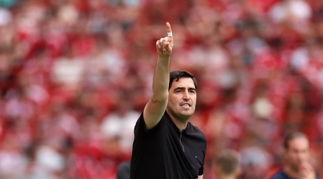 HLV Andoni Iraola từng bước áp đặt triết lý ở Liverpool. Ảnh: Getty.