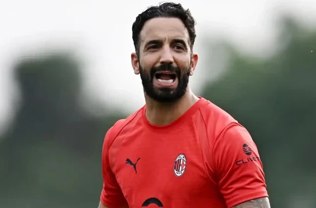 HLV Amorim dẫn dắt Milan đánh bại Man Utd. Ảnh: Getty Images