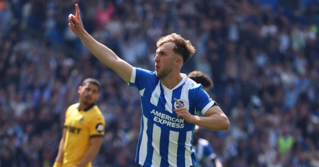 Jack Hinshelwood là mục tiêu của Arsenal. Ảnh: Getty.