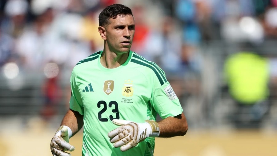 Emiliano Martinez có khả năng chia tay Aston Villa hè này. Ảnh: Aston Villa FC.