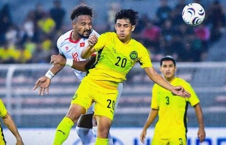 Các cầu thủ Malaysia không thể kiềm tỏa hoàn toàn Xuân Son. Ảnh: FAM.