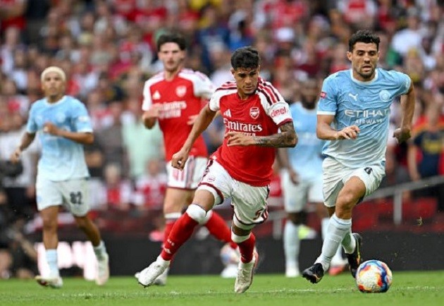 Kovacic (4/10): Bị ngợp khi phải đá một mình ở vị trí tiền vệ trụ, hoàn toàn không thể giải tỏa áp lực cho khung thành.
