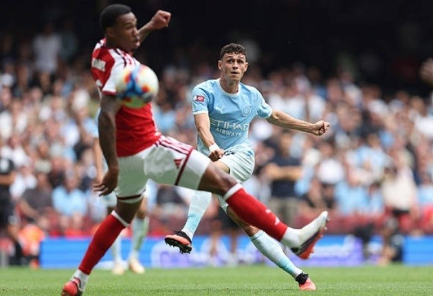 Foden (5/10): Bị cuốn phăng ở đầu trận, phải nhận thẻ vàng khi cản Arsenal phản công và vẫn chưa tìm lại được cảm hứng chơi bóng.