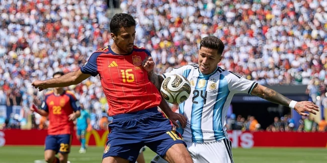 Rodri và Enzo Fernandez là tâm điểm trên TTCN. Ảnh: Getty.