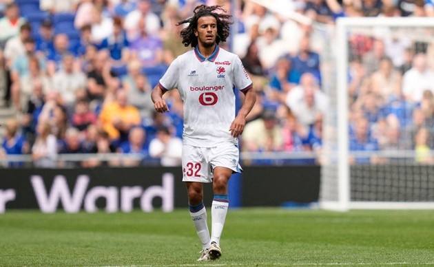 Man City đang thúc đẩy vụ Bouaddi. (Ảnh: Squawka)