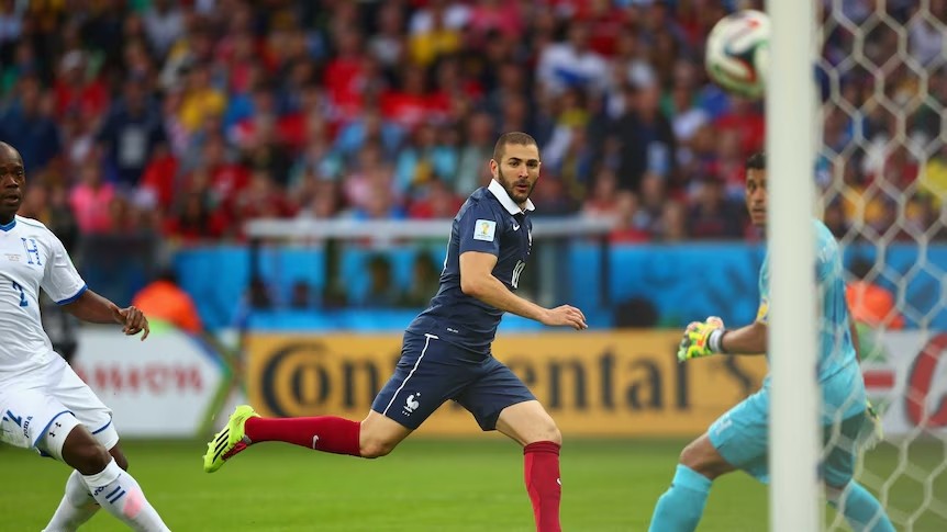 Đồng hồ trọng tài báo GOAL sau khoảnh khắc cực ngắn. Ảnh: Getty.