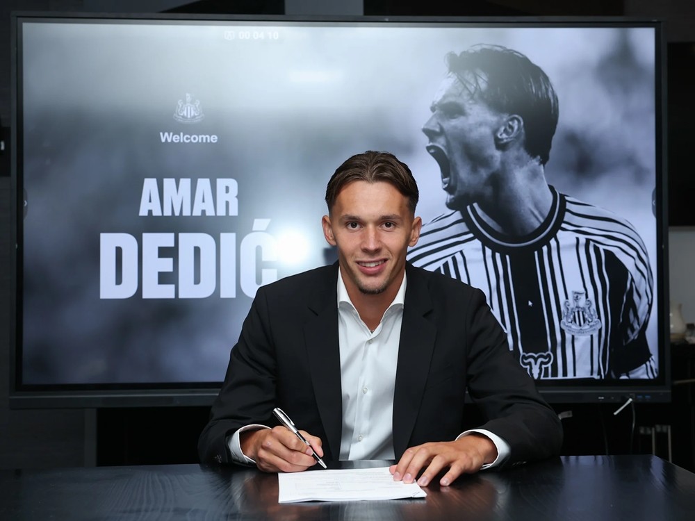 Amar Dedic chính thức gia nhập Newcastle. Ảnh: Newcastle United FC.