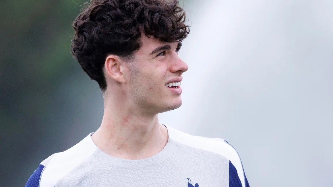 Archie Gray sở hữu tiềm năng lớn. Ảnh: Tottenham Hotspur FC.