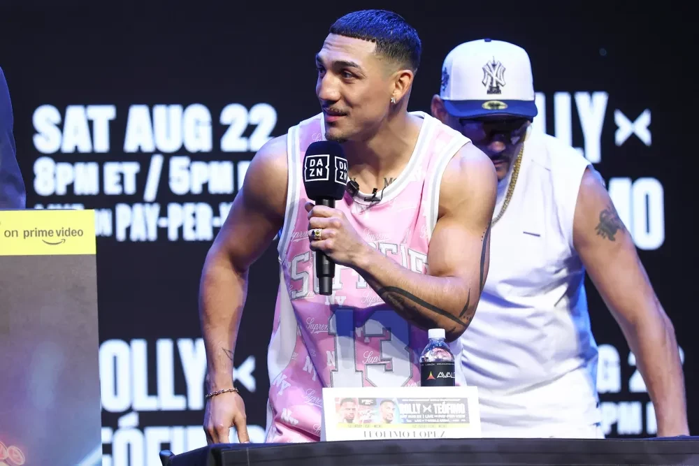 Teofimo Lopez tại buổi họp báo
