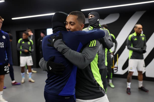 Jamie Vardy và Youri Tielemans từng là đồng đội thân thiết. Ảnh: Getty Images.
