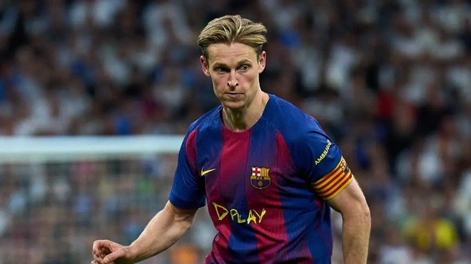 De Jong phải nỗ lực nếu muốn cạnh tranh với Rodri. Ảnh: Getty.