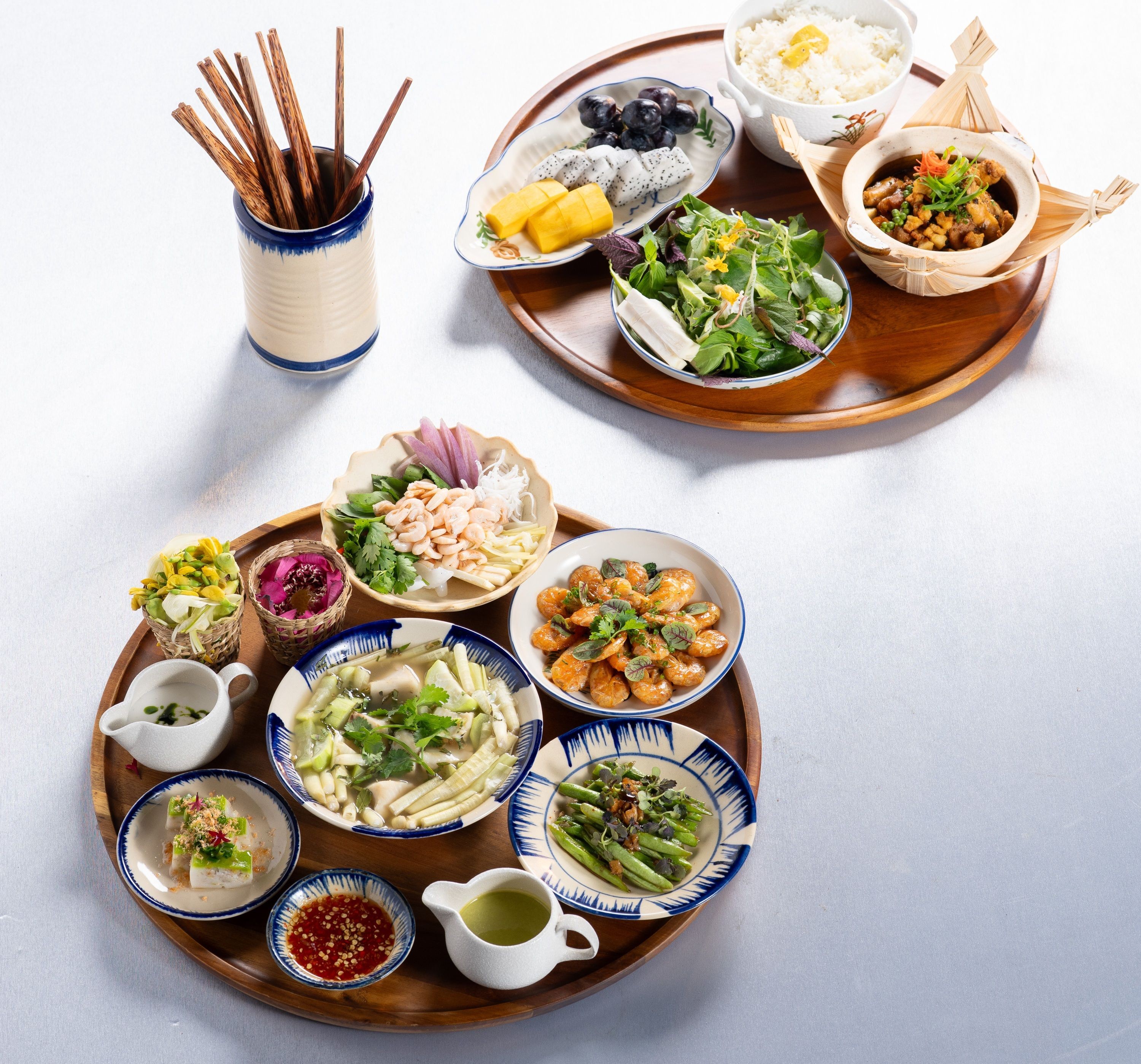 Mâm cơm đội chef Nhật Phong.jpg