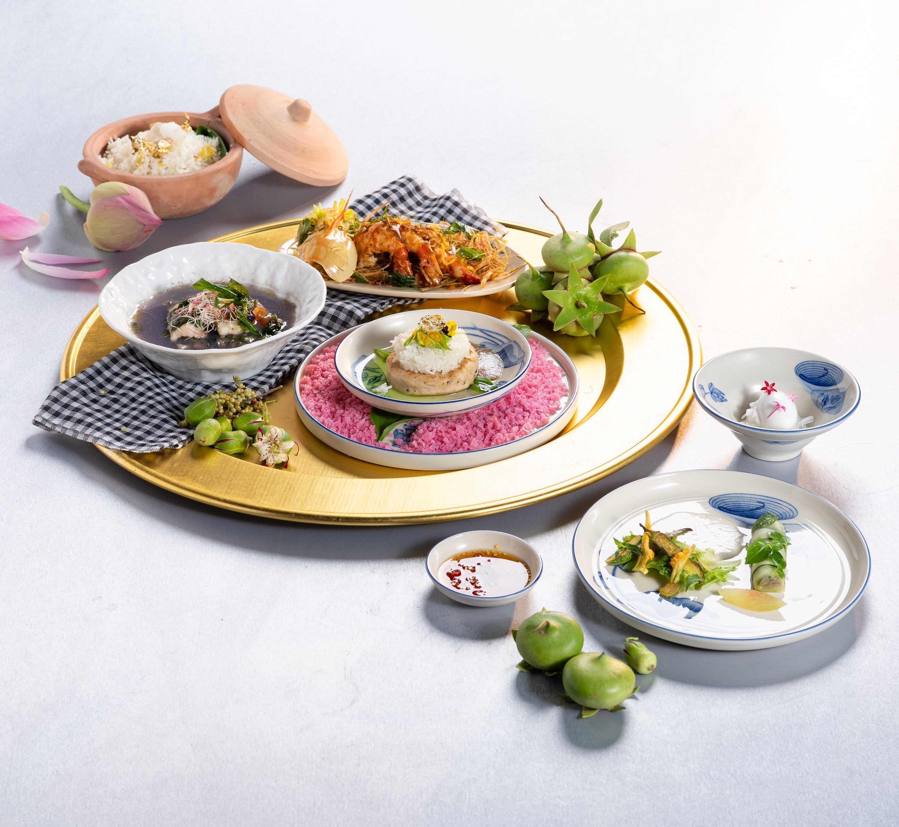 Mâm cơm đội chef Thùy Trang.jpg