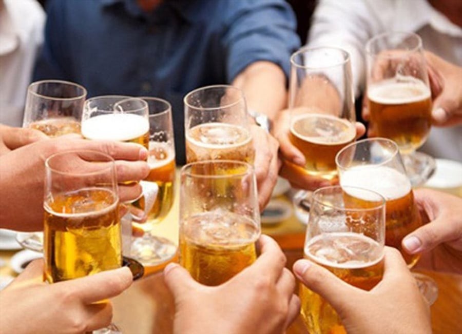 Rượu bia và đồ uống có cồn

