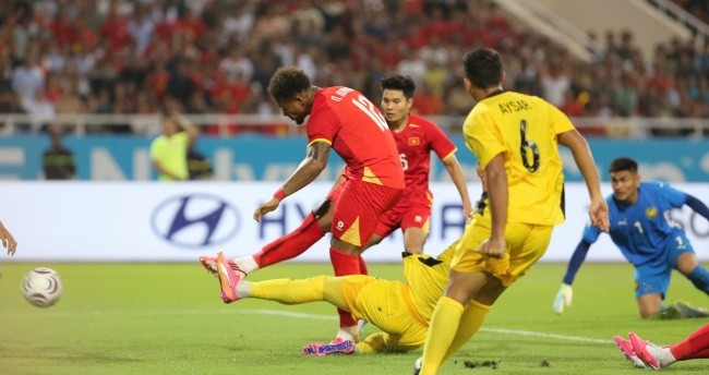 Xuân Son ghi bàn vào lưới Malaysia. Ảnh: VFF.