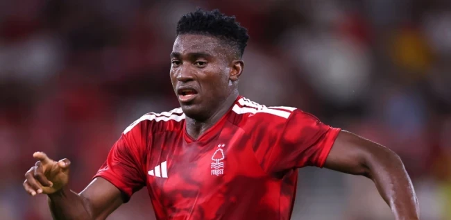  Taiwo Awoniyi hứa hẹn thử thách hàng phòng ngự Arsenal. Ảnh: Getty.