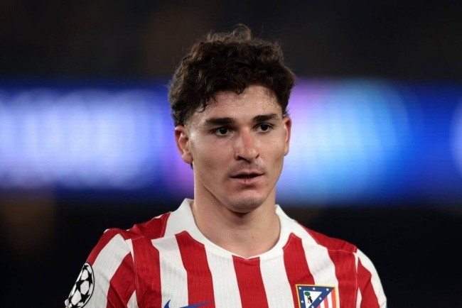 Alvarez đang ngoài tầm với của Barca. Ảnh: Getty.