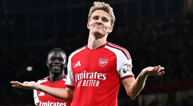  Martin Odegaard và đồng đội có màn trình diễn thăng hoa. Ảnh: Getty Images.