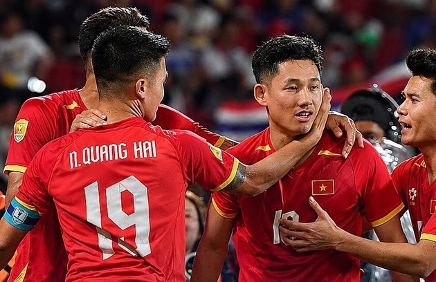 Các cầu thủ Việt Nam ăn mừng bàn thắng trước người Thái. (Ảnh: ASEAN United)