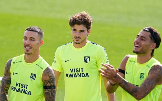 Các cầu thủ Atletico chuẩn bị cho cuộc chạm trán Villarreal. Ảnh: Getty.