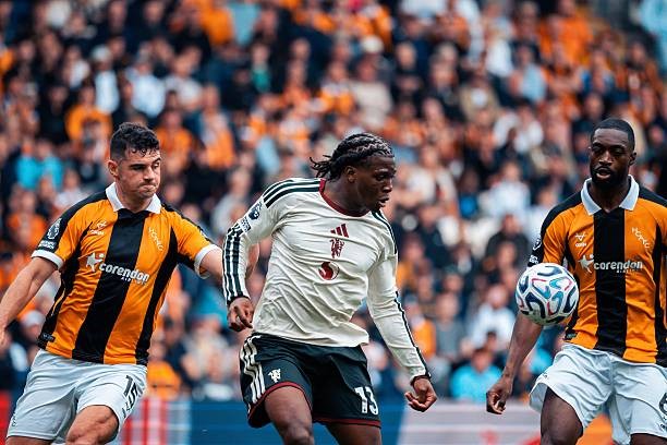 Patrik Dorgu gây thất vọng ở trận đấu với Hull City. Ảnh: Getty Images