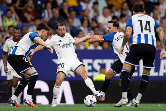 Bernardo Silva – 6.5: Thi đấu ở vị trí tiền vệ trung tâm, Silva chơi ở mức tròn vai. Anh giúp đội nhà kiểm soát nhịp độ trận đấu thông qua những đường chuyền ngắn an toàn nhưng thiếu đi những pha kiến thiết mang tính đột biến cao.