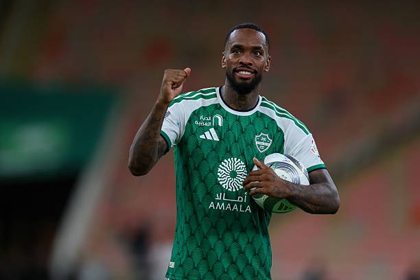 Ivan Toney lập hat-trick cho Al Ahli.