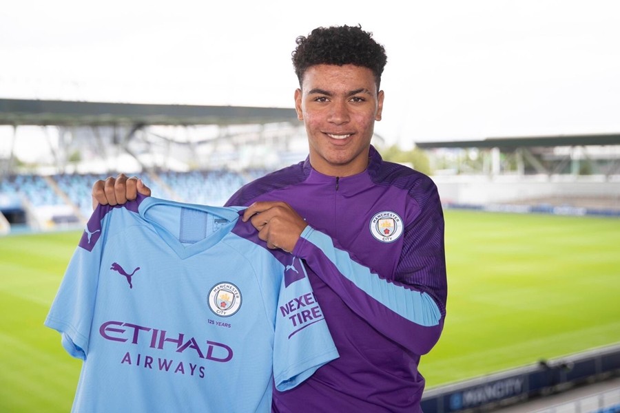 Morgan Rogers từng có quãng thời gian khoác áo Man City. Ảnh: Manchester City FC.