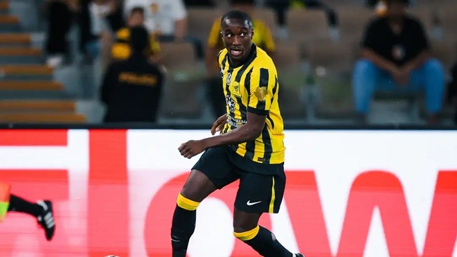 Moussa Diaby chưa biết tương lai của mình sẽ ra sao. Ảnh: Getty.
